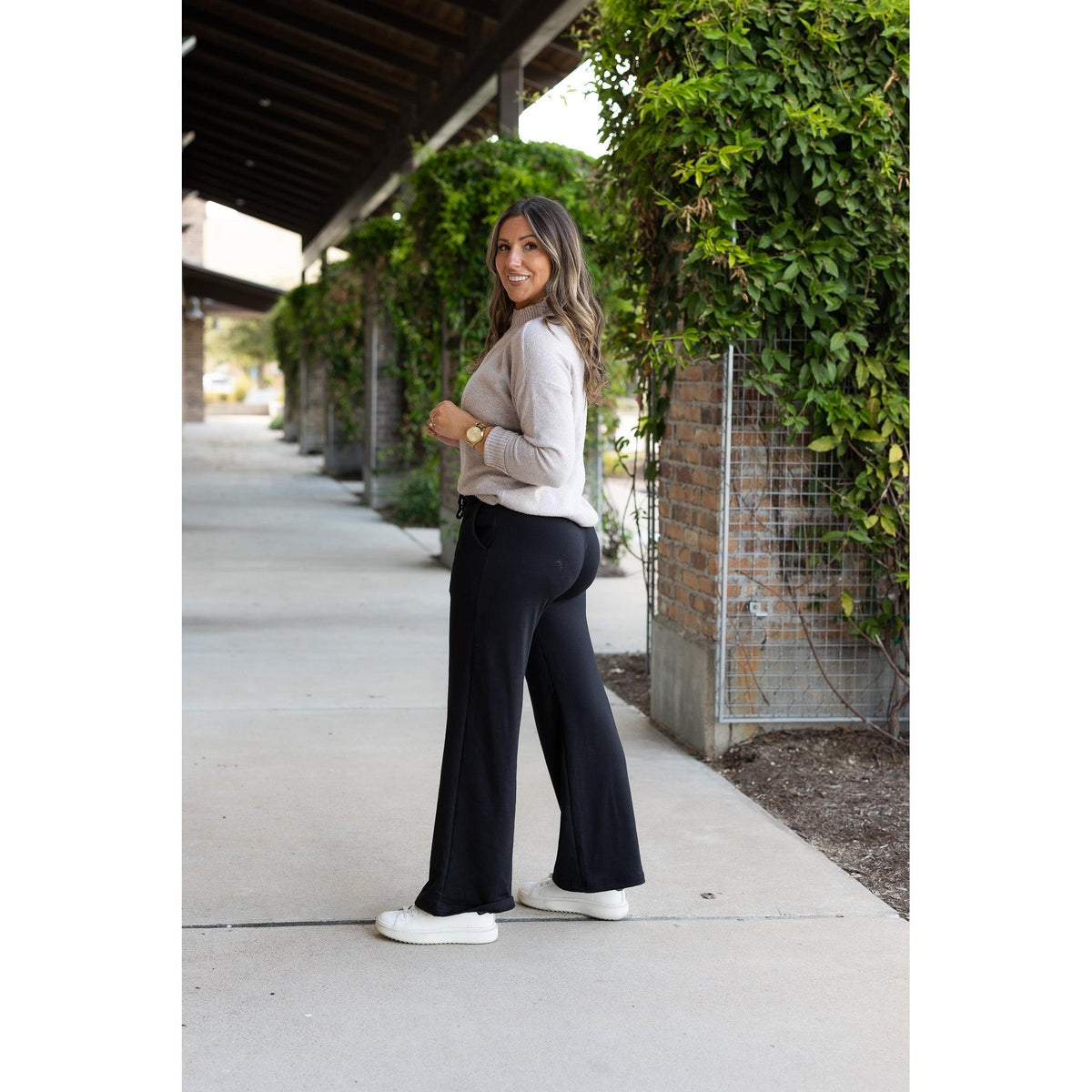The Jenna - Comfy Wide Leg Fleece pants*