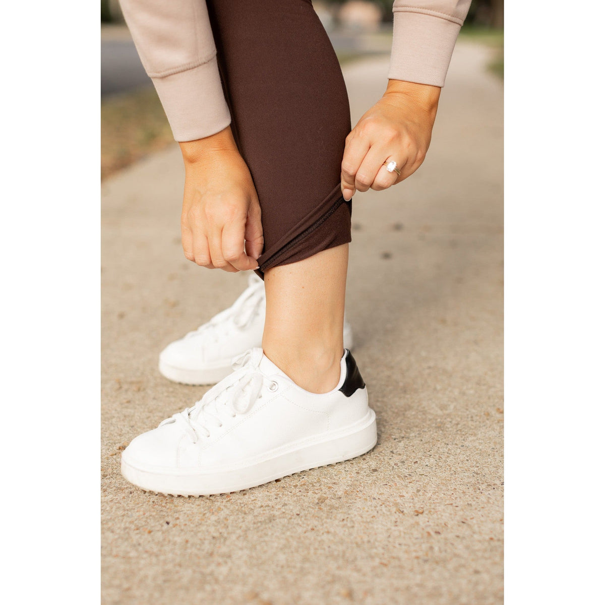 The Belle - Brown FLEECE Full Length Leggings with Pockets*